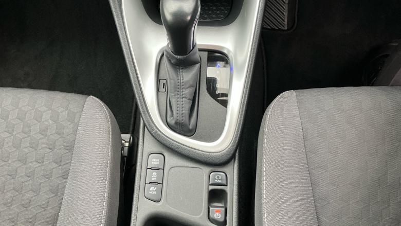 Toyota Yaris 1.5 Hybrid Design 5dr CVT Hybrid Hatchback